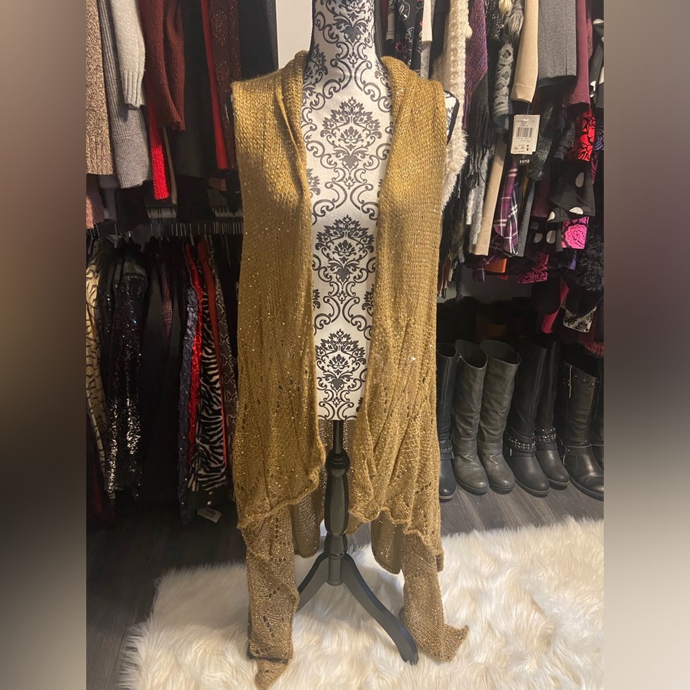 Riah Fashion Gold Sleeveless Kimono with Sequins NWT